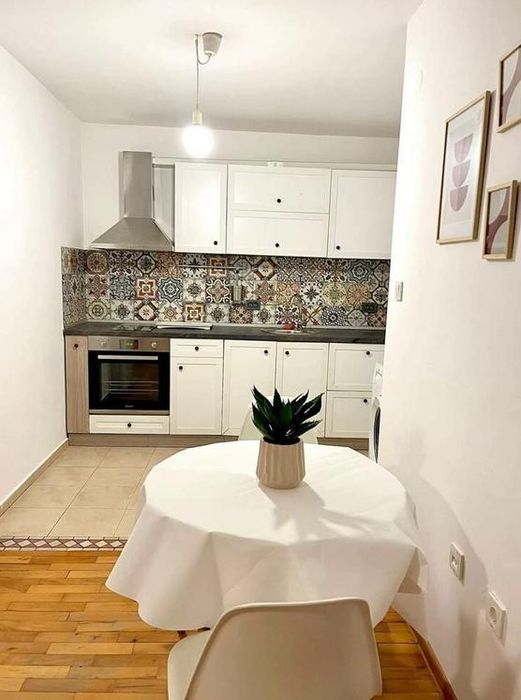 Дава се под наем Двустаен апартамент в Пловдив, Център - 80 кв.м за 400 € - Снимка #3