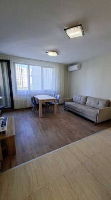 Дава се под наем Тристаен апартамент в София, Изток - 105 кв.м за 869 € - Снимка #2