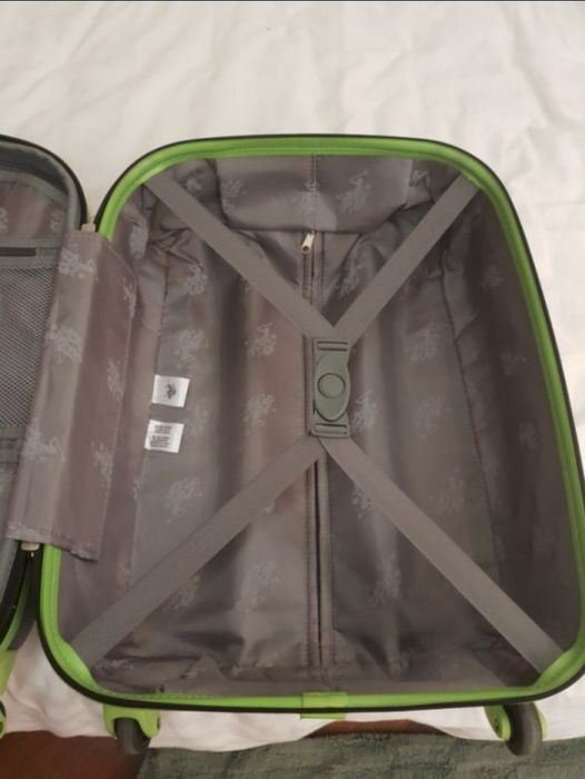 Чемодан маленький