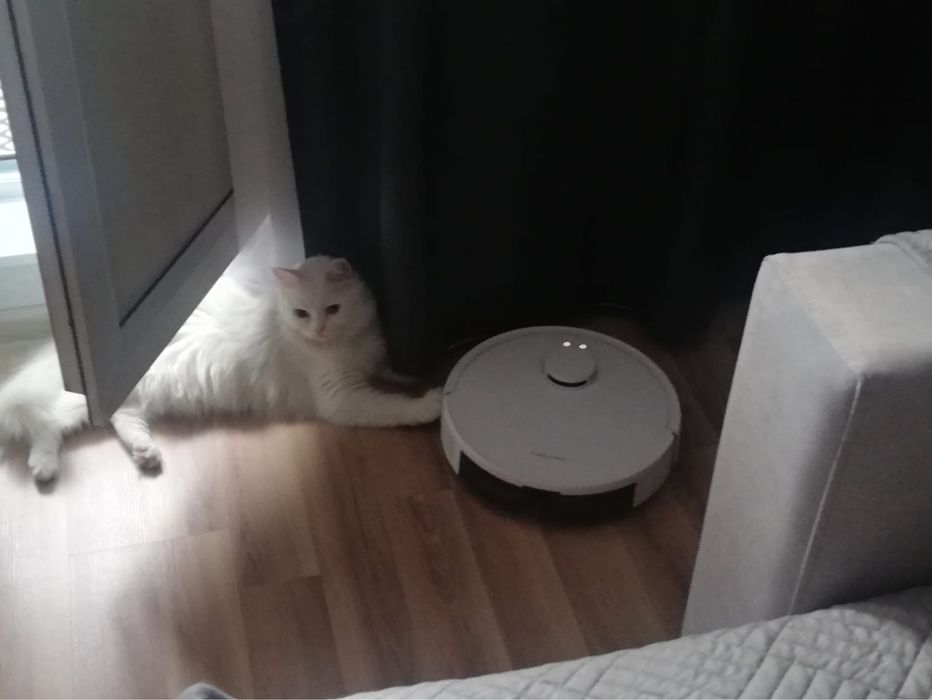 Продам робот пылесос