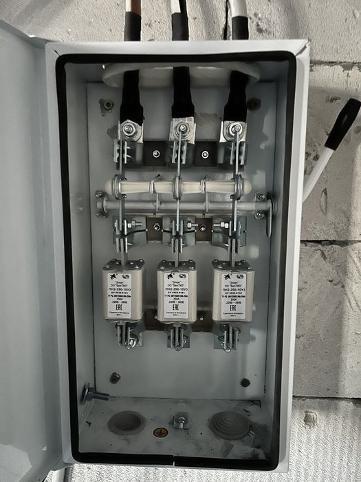 Услуги электрика 220/380 В