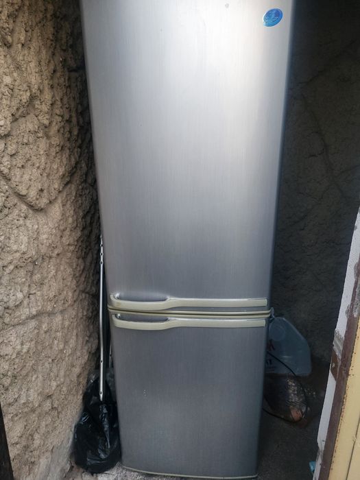 Продам холодильник LG