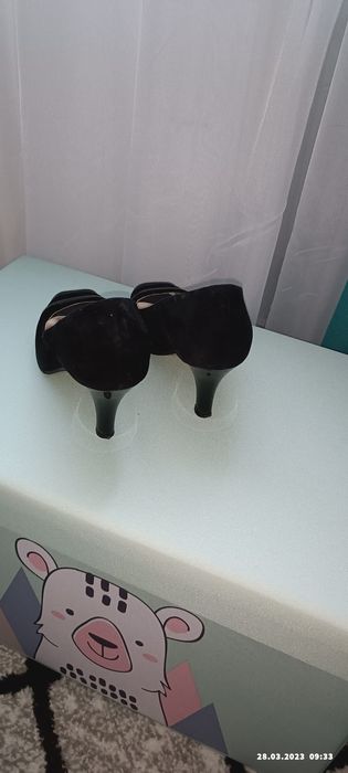 Sandalele damă din piele naturala