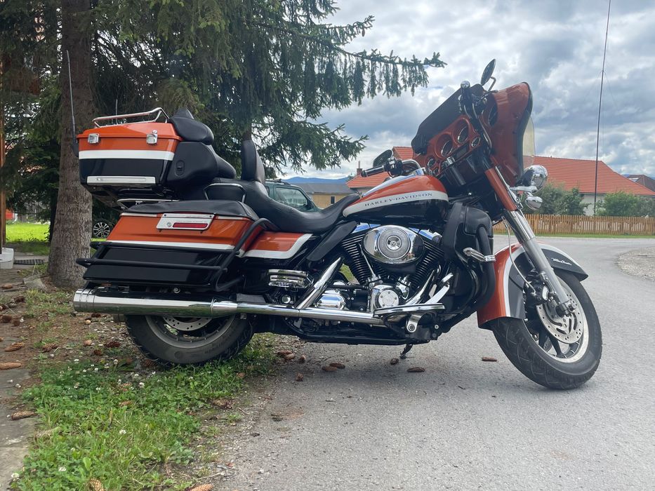 Motocicleta Harley Davidson FLHTCUI