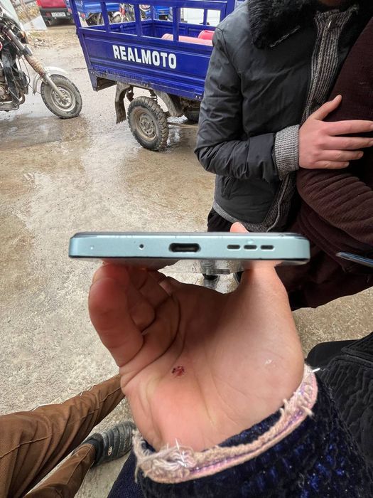 Redmi 13c holati yaxshi kar dak bor