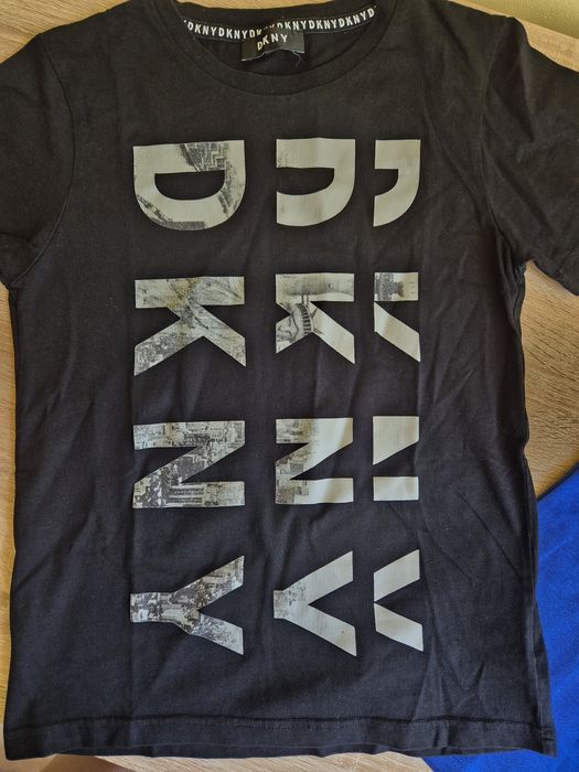 DKNY две тениски , размер 10г.