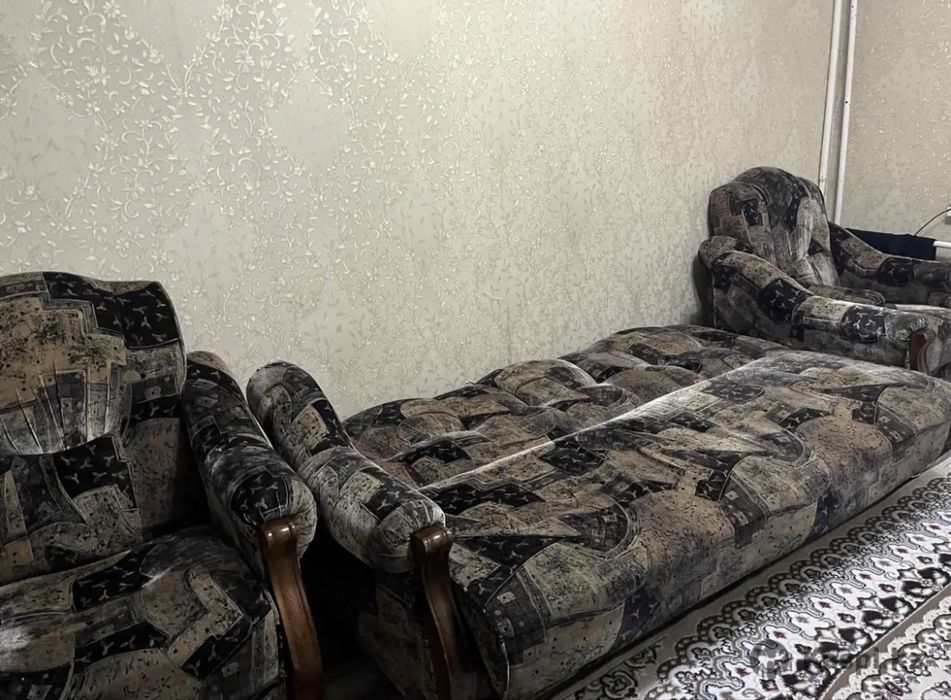 Продам диван и два кресла