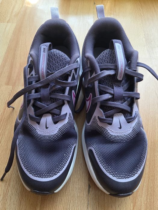 Дамски маратонки Nike