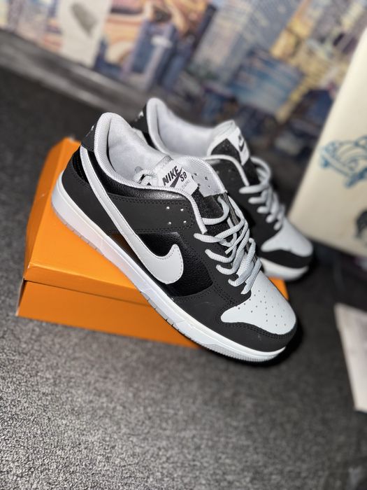 Кроссовки продам