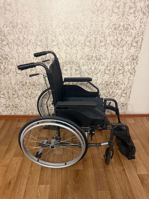 инвалидная коляска