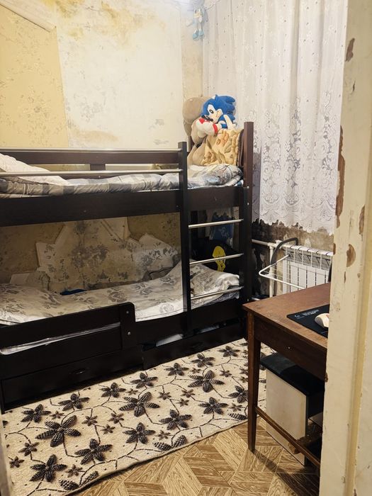 Продаётся квартира 10квартала Чиланзар 1в2/4/4