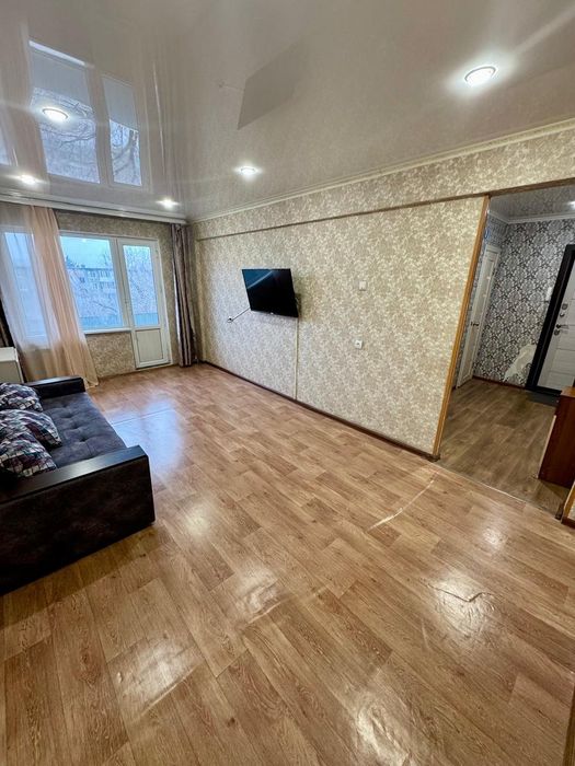 Продаётся 2-х комнатная квартира ул. Севастопольская 20