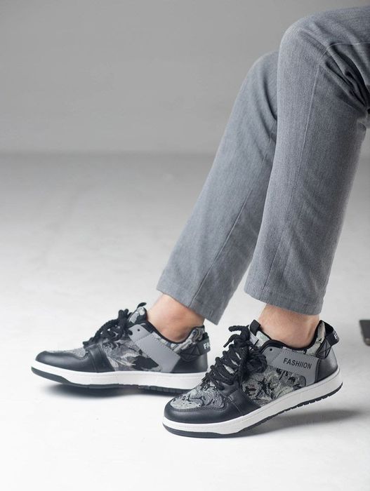 Кроссовки новые 42-43