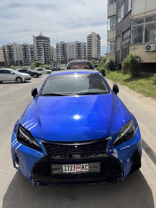продаю правый фар lexus is