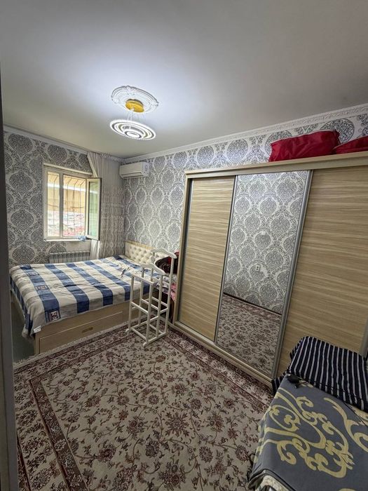 Сергели- 4 бекат метро 1,7 балкон 4 хонали Уй сотилади 69000