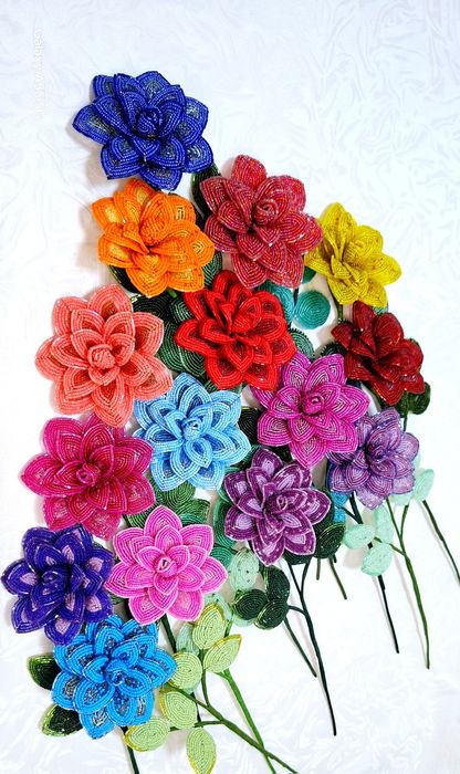 Розы из бисера .