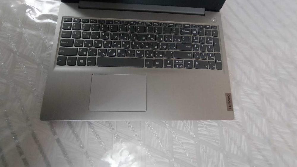 Lenovo  IdeaPad 3 15IGL05
