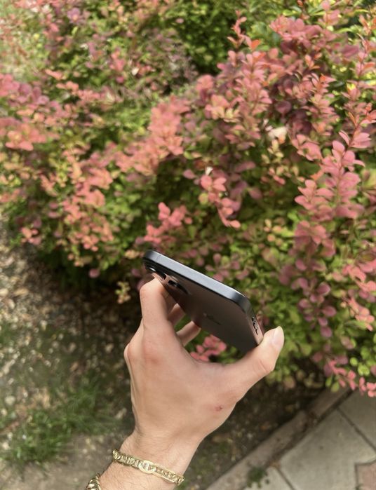 iPhone 15 plus.