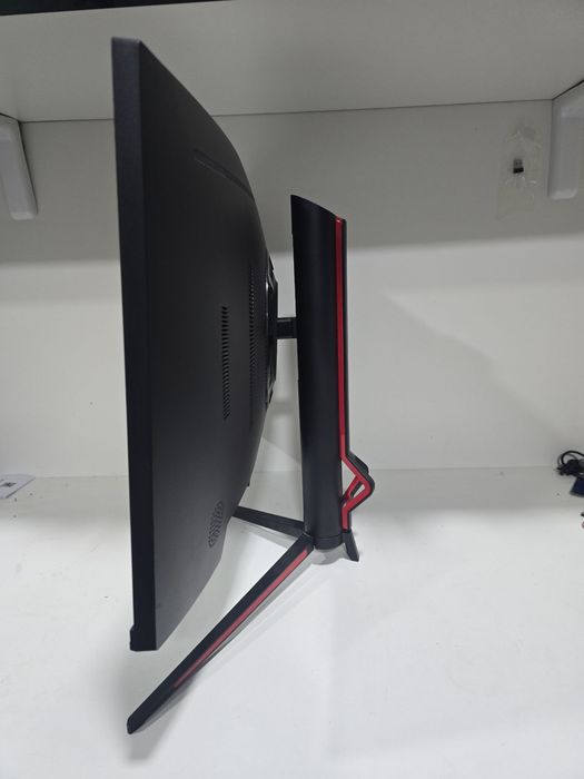 Pixel 27 curved hasted