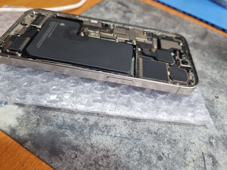 Vand Iphone 15 Pro ptr dezmembrare