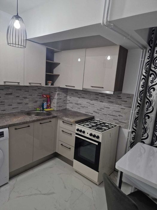 Inchiriez garsoniera