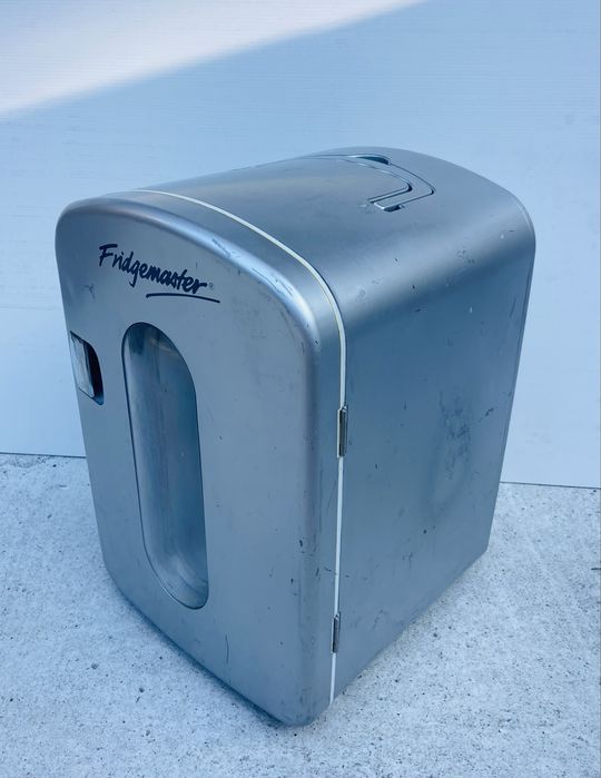 Активна хладилна чанта/мини хладилник на 12 и 220V