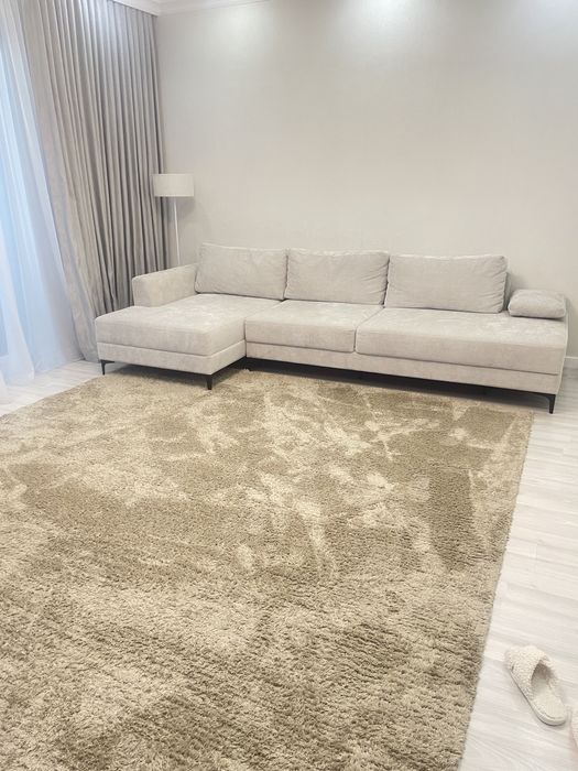 Продам ковер травка 3/3.5