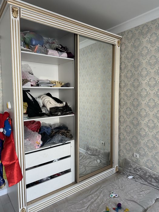 Продам шкаф срочно