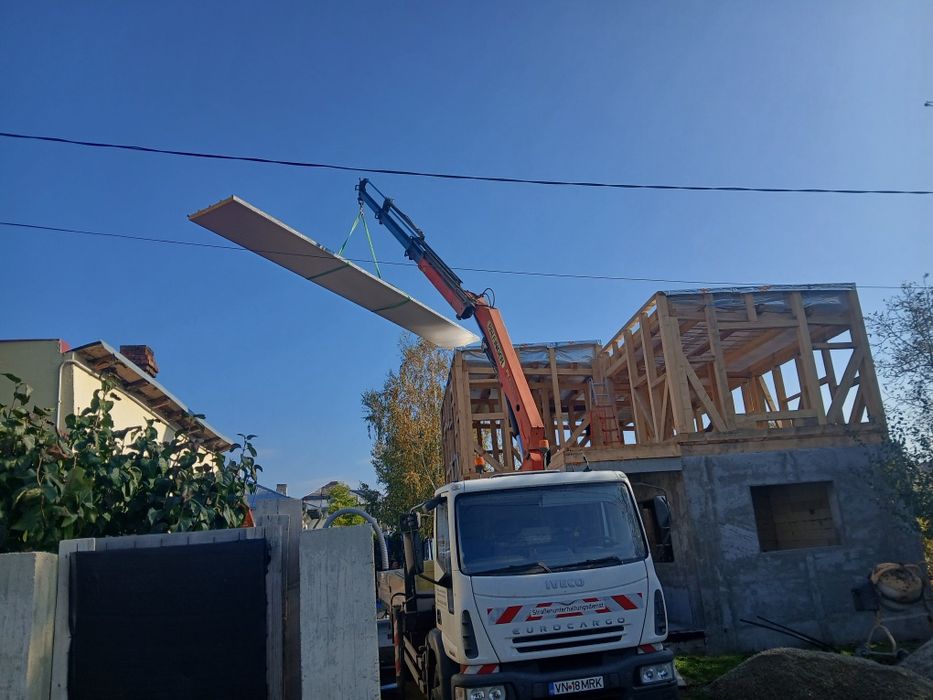 Transport  Camion cu Macara