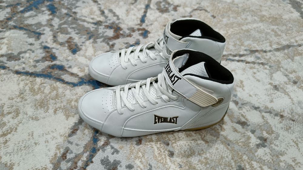 Продам кроссовки usa