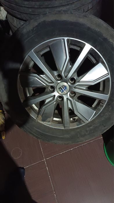 Продам шины с титанками