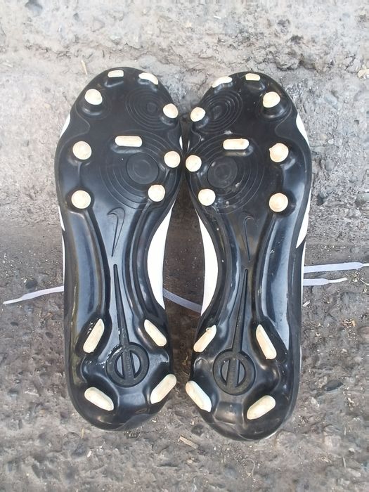 Футбольные бутсы