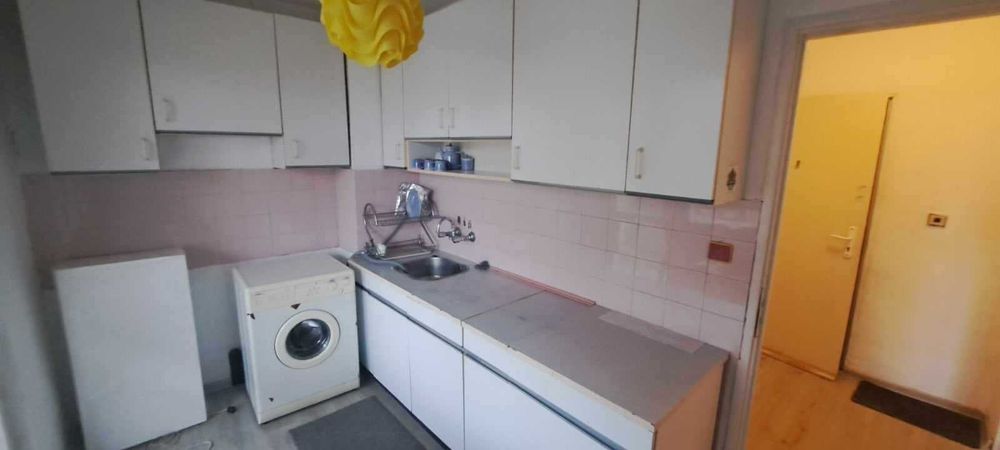 Дава се под наем Едностаен апартамент в Русе, Център - 45 кв.м за 204 € - Снимка #1