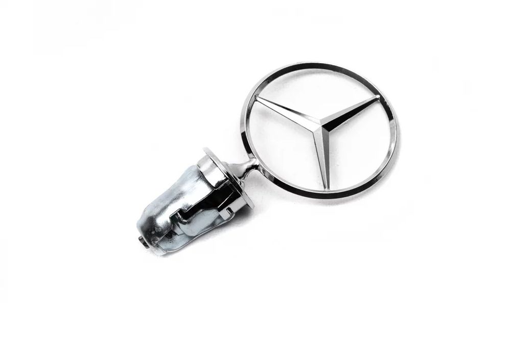 Продам прицел mercedes benz эмблема значок оригинал  на w124