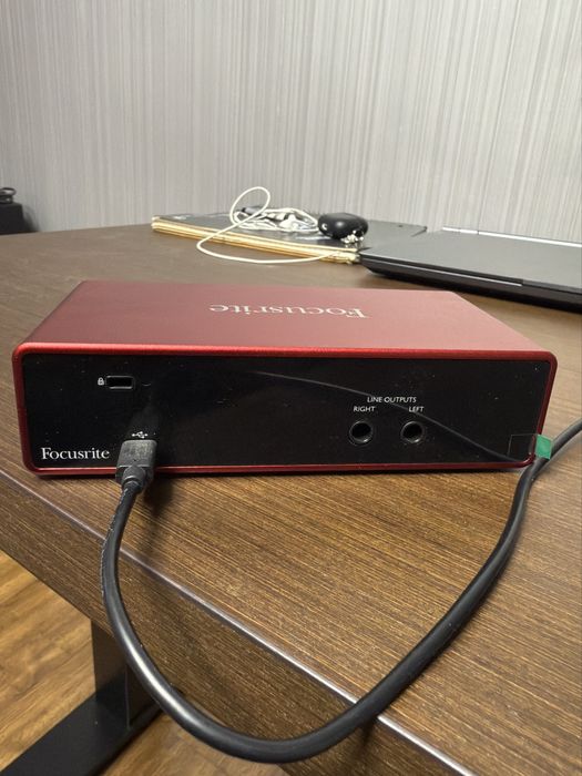 Аудиоинтерфейс Focusrite Scarlett 2i2 4th