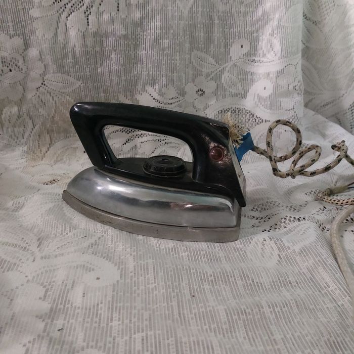 Утюги в рабочем состоянии