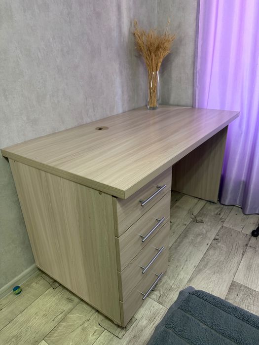 Стол компьютерный