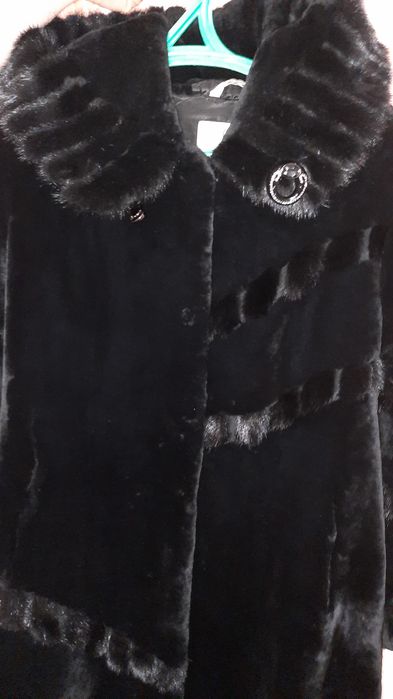 Шуба мутон,с норкой.