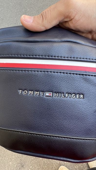 Borsetă TOMMY HILFIGER Essential Signature Small Bum Bag