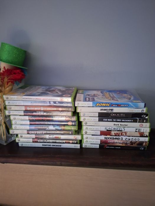 Xbox 360 E 1tb merge forte  bun si are foarte mult jucuri