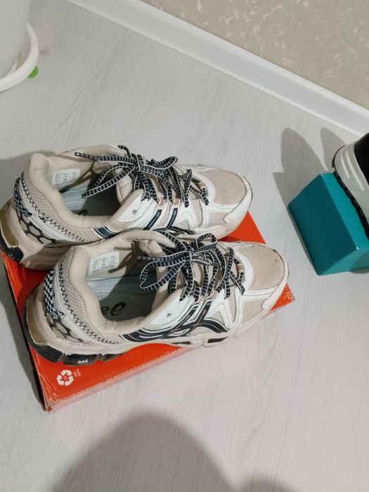 Продам кроссовки мужские