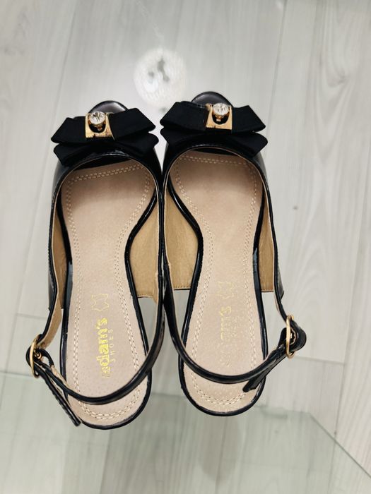 Sandale din piele Adams 37