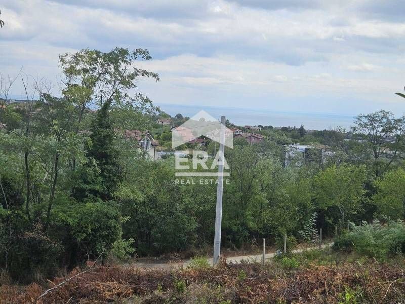 Парцел с морска панорама в м-ст Горна Трака град Варна