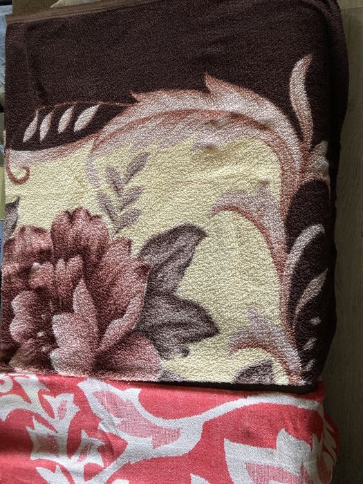 Товары для дома. Текстиль.  Три штуки.