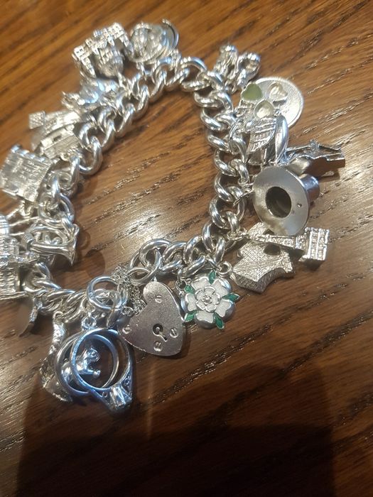 Superba bratara argint masiv 925 Porte-Bonheur 23 charmuri,England