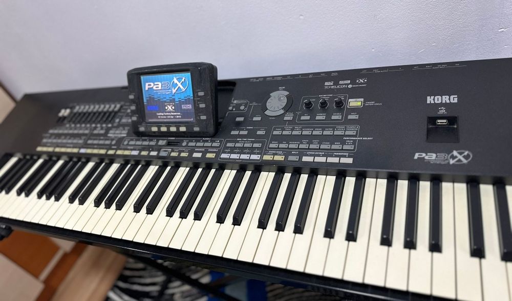 KORG PA3 în stare foarte buna