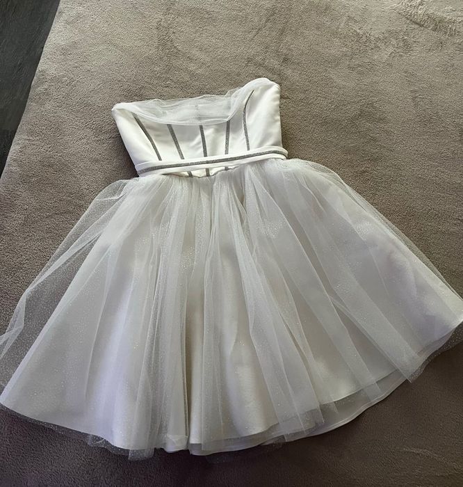 Рокля модел COCOON