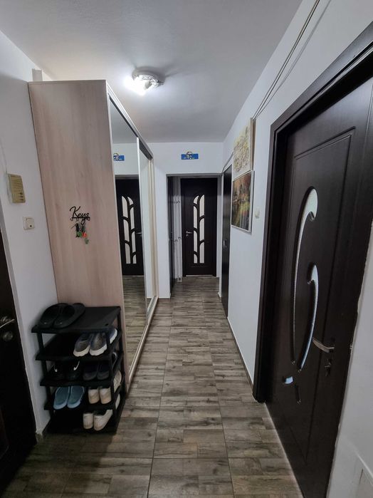 Inchiriez apartament 2 camere zona Piata Berceni-Olteniței