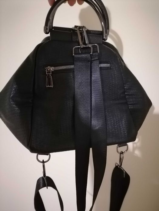 Нова дамска чанта/раница