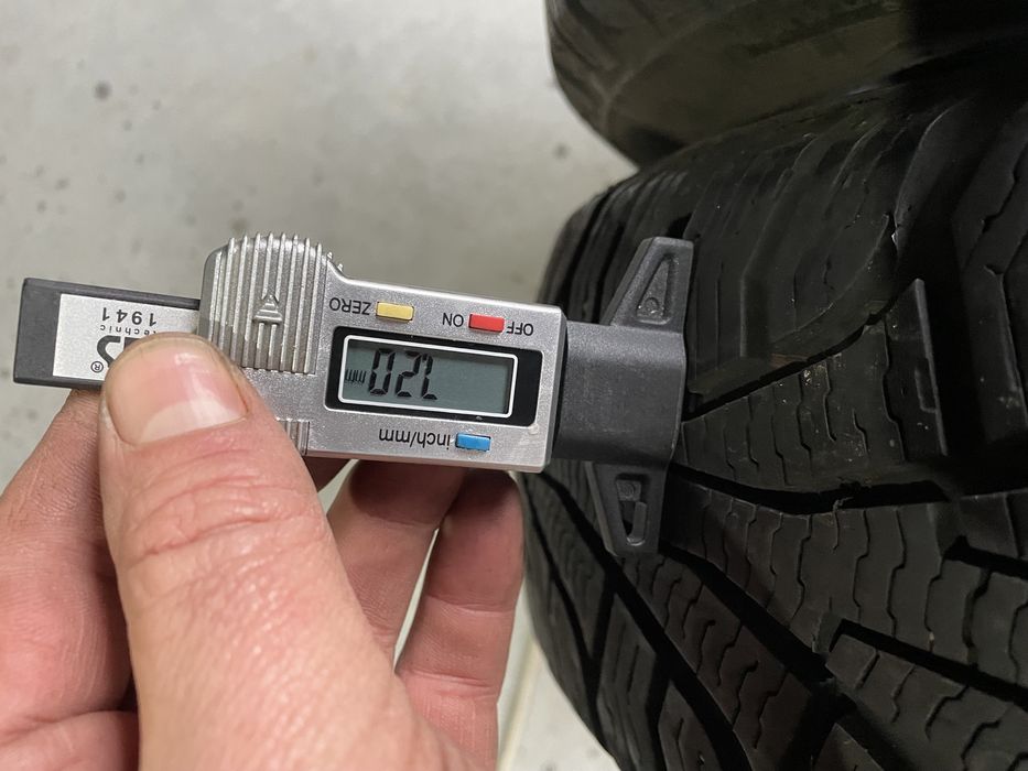 anv m+s 175/65/14 Uniroyal/Interstate